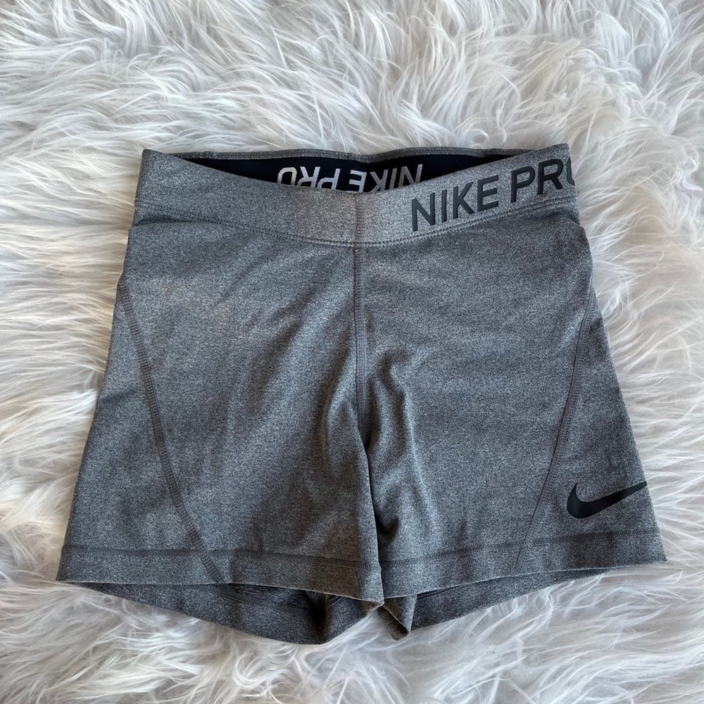 Nike Pro Shorts Size Small Gray